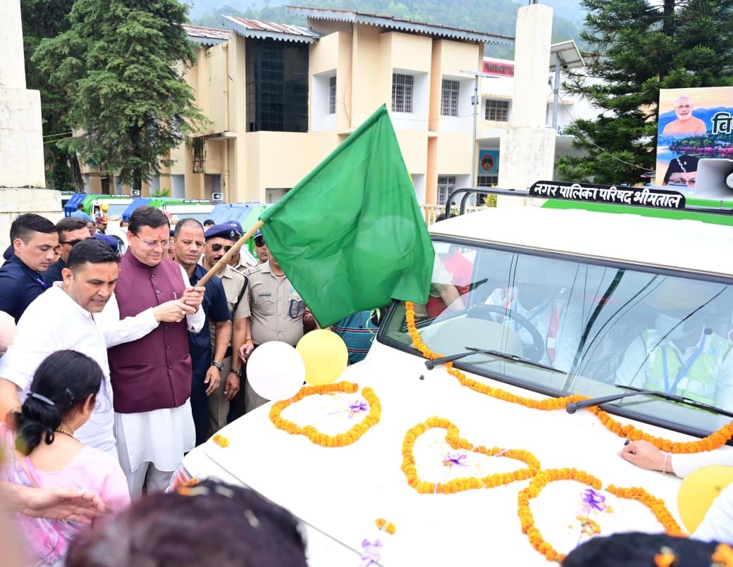 भीमताल नगर पालिका को मिले पांच नए कूड़ा वाहन