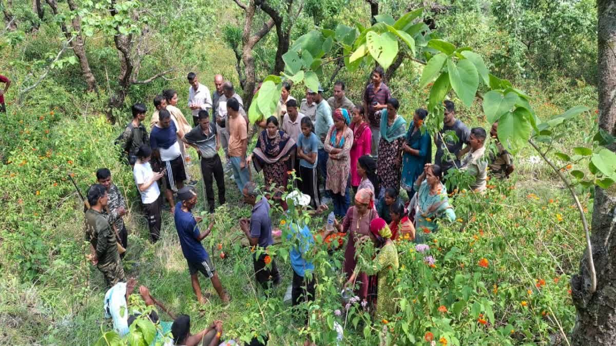 गुलदार का खूनी आतंक, घास काटने गई महिला को बनाया निवाला